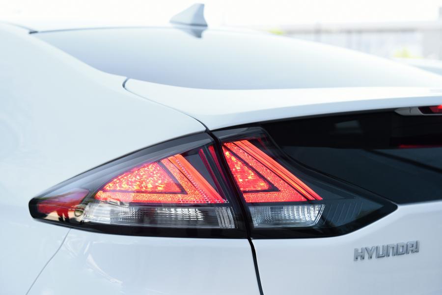 Детали экстерьера Hyundai IONIQ hybrid (AE) 2019 года  (WW) (фото 32 из 42)